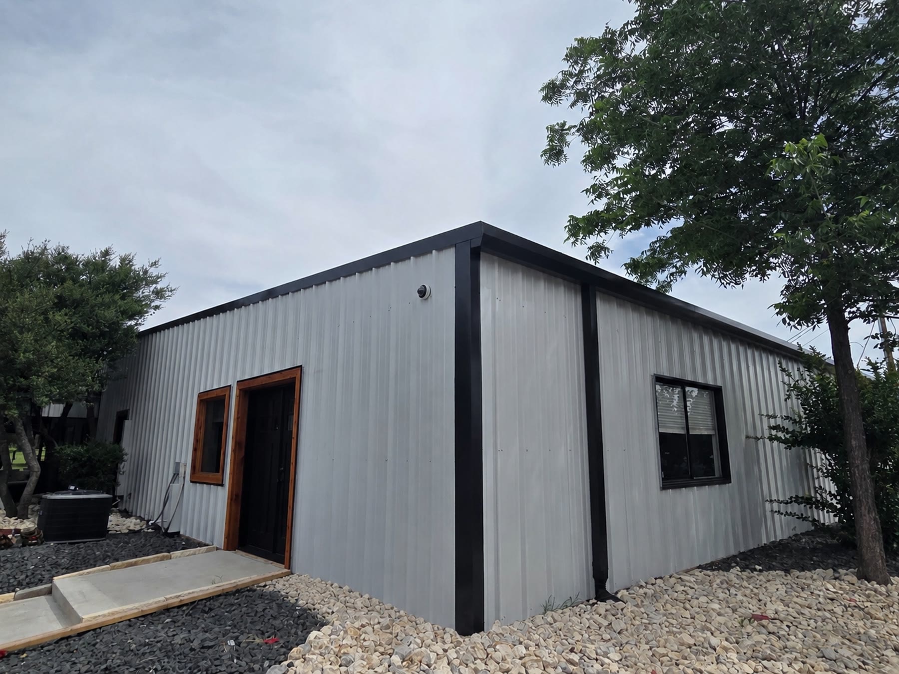Metal Buildings & Barndominiums